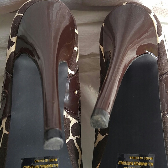 Shoes - Picture 6 of 8